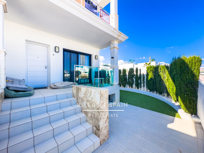 Image No.5-3 Bed Property for sale