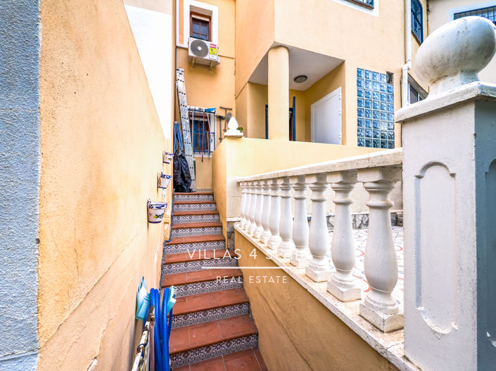 Image No.23-2 Bed Townhouse for sale