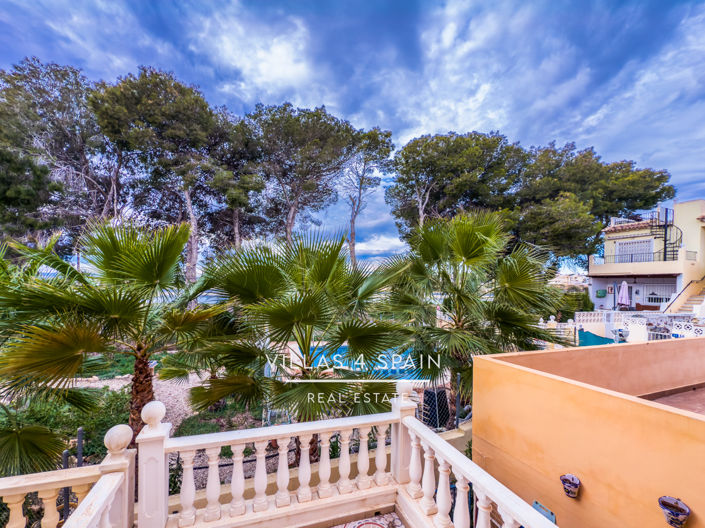 Image No.25-2 Bed Townhouse for sale