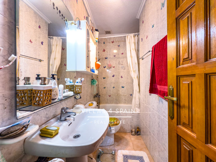 Image No.37-2 Bed Townhouse for sale