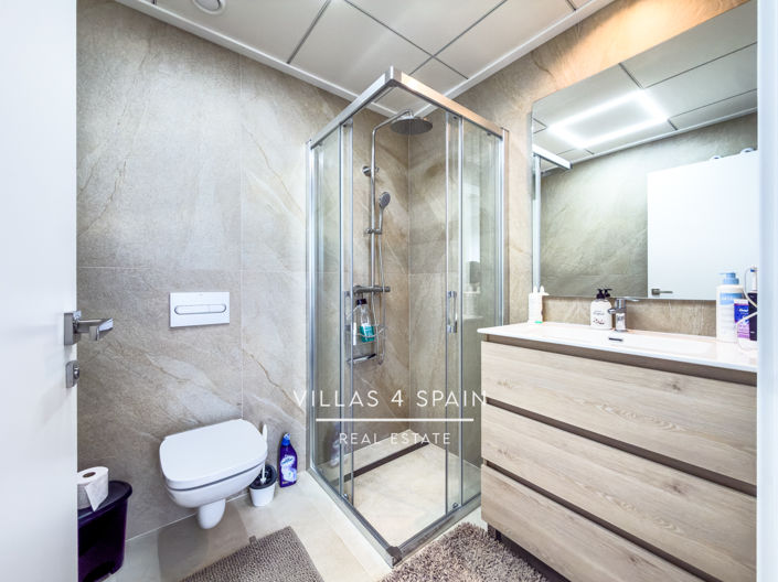 Image No.36-5 Bed Villa for sale