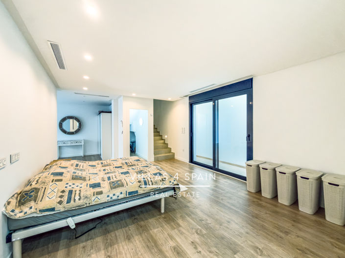 Image No.38-5 Bed Villa for sale