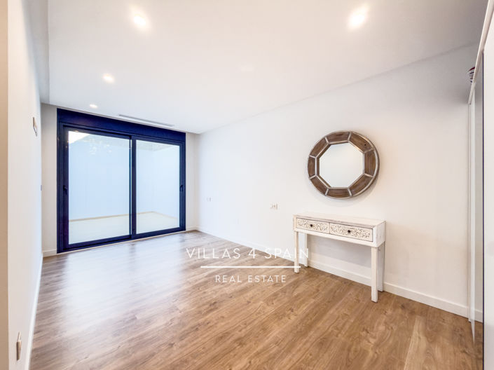 Image No.42-5 Bed Villa for sale