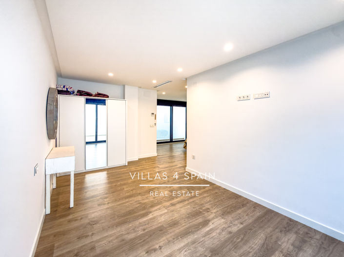 Image No.45-5 Bed Villa for sale