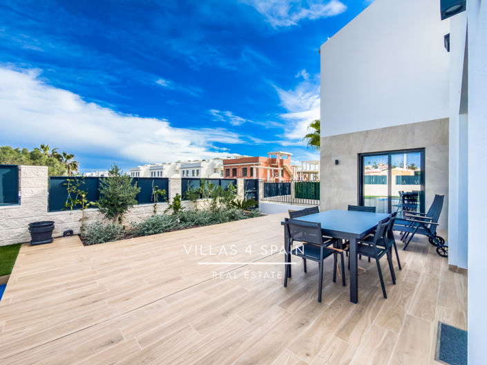 Image No.52-5 Bed Villa for sale