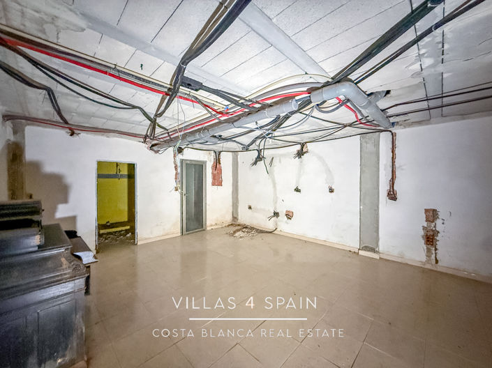 Image No.29-Commercial for sale