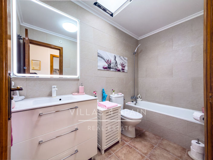 Image No.31-2 Bed Property for sale