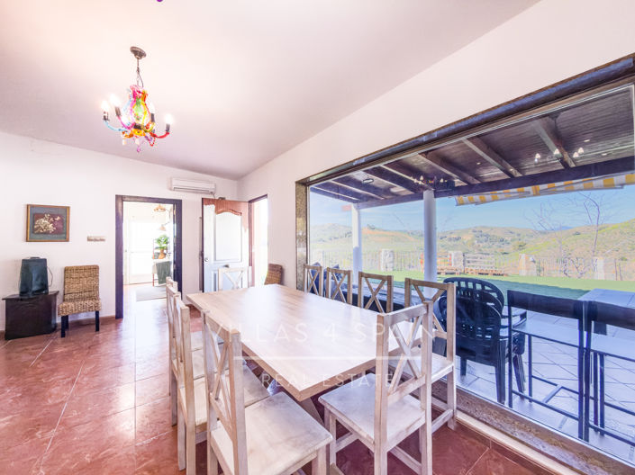 Image No.14-7 Bed Villa for sale