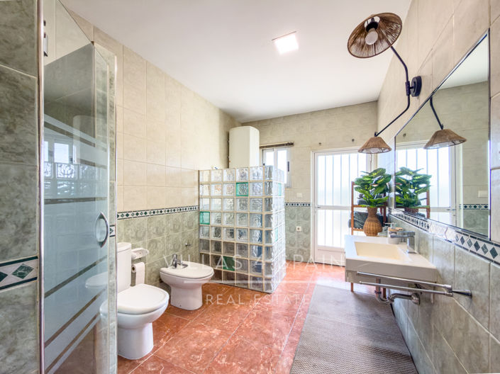 Image No.22-7 Bed Villa for sale