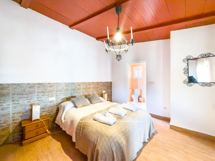 Image No.44-7 Bed Villa for sale