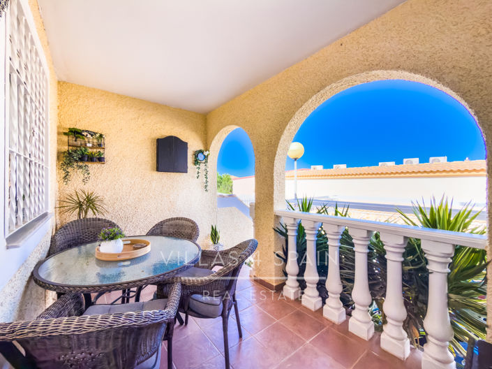 Image No.13-2 Bed Townhouse for sale