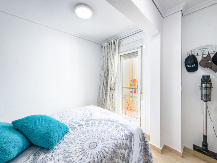 Image No.33-2 Bed Townhouse for sale