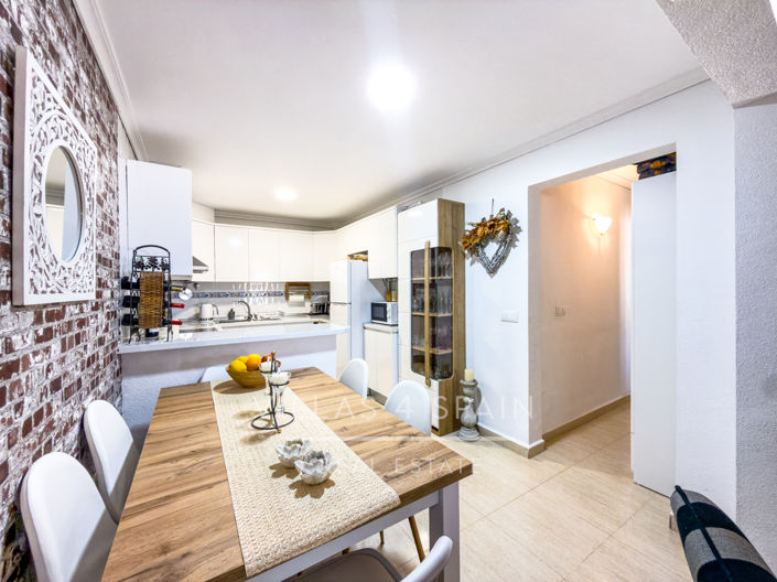 Image No.20-2 Bed Townhouse for sale