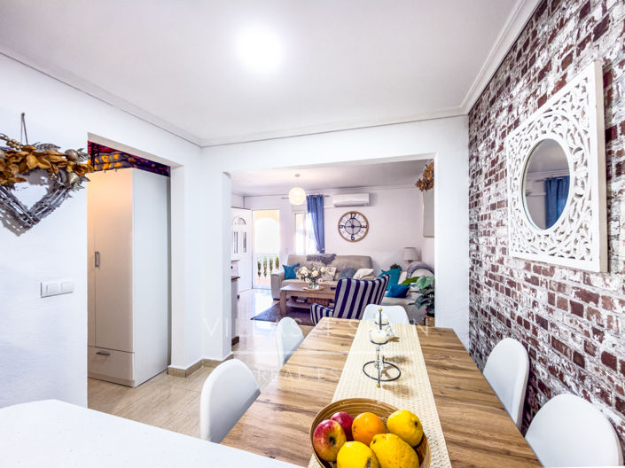 Image No.25-2 Bed Townhouse for sale