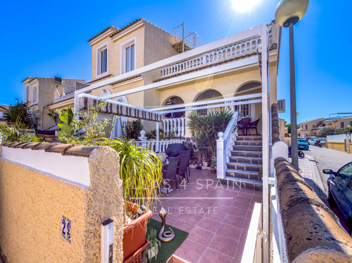 Image No.40-2 Bed Townhouse for sale