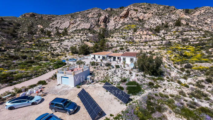 Image No.2-4 Bed Villa for sale