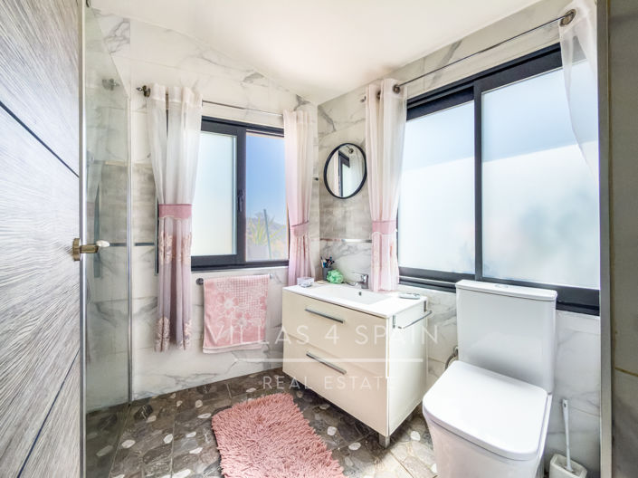 Image No.30-4 Bed Villa for sale