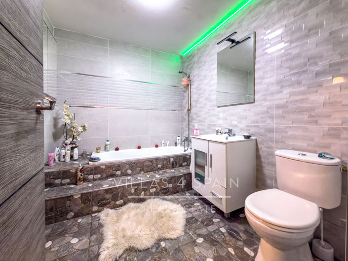 Image No.35-4 Bed Villa for sale