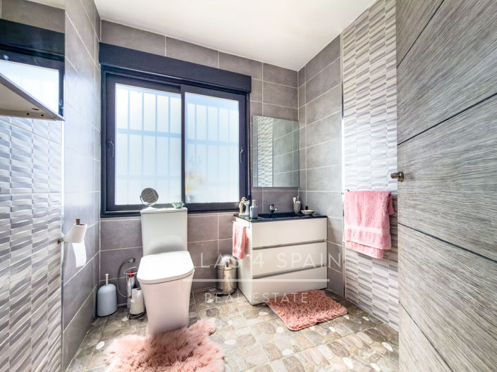 Image No.39-4 Bed Villa for sale