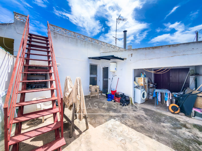 Image No.35-2 Bed Villa for sale