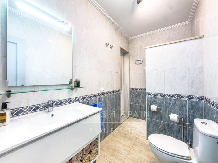 Image No.27-3 Bed Villa for sale