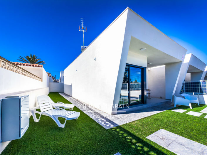 Image No.10-2 Bed Villa for sale