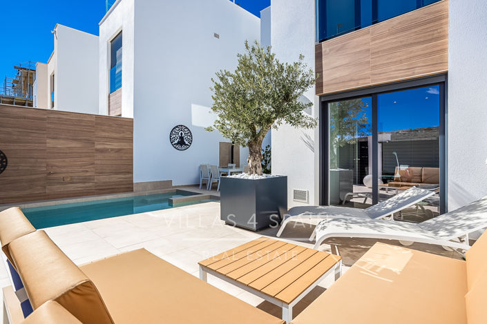 Image No.4-3 Bed Villa for sale