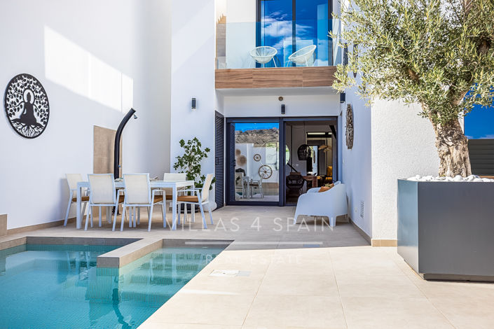 Image No.9-3 Bed Villa for sale