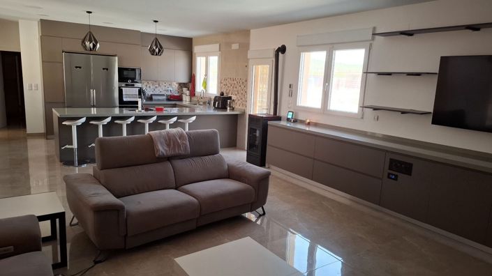 Image No.29-3 Bed Property for sale