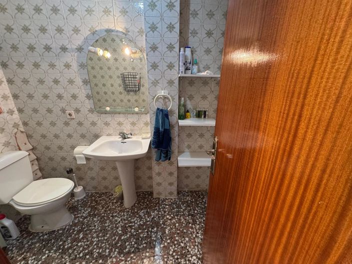 Image No.21-3 Bed Property for sale