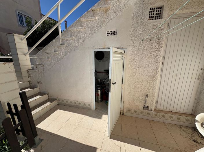 Image No.28-3 Bed Property for sale