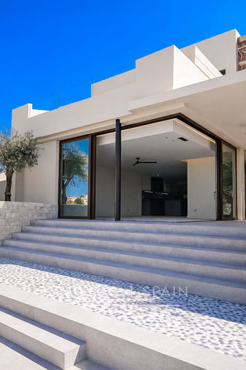 Image No.17-4 Bed Villa for sale