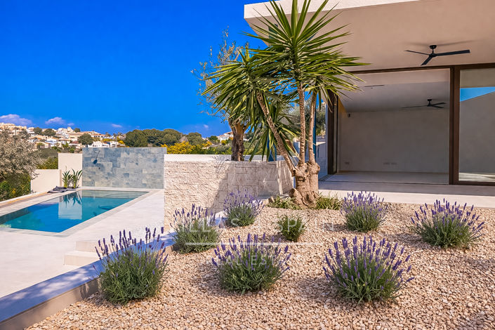 Image No.2-4 Bed Villa for sale