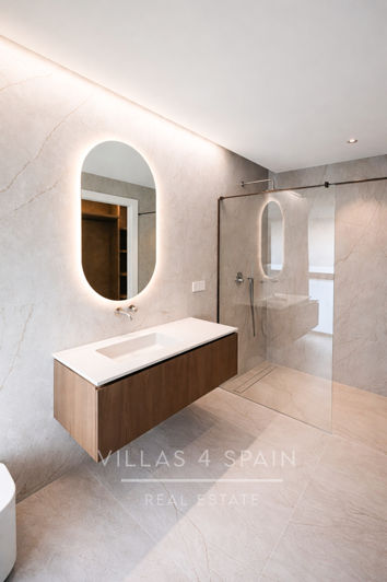 Image No.24-4 Bed Villa for sale