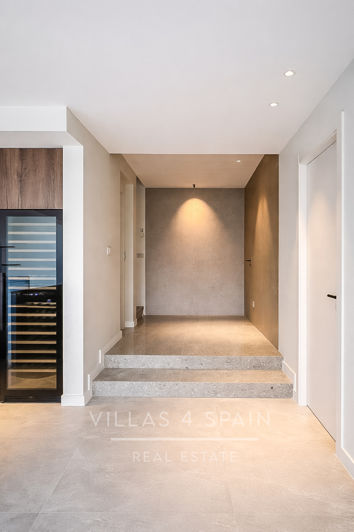 Image No.25-4 Bed Villa for sale