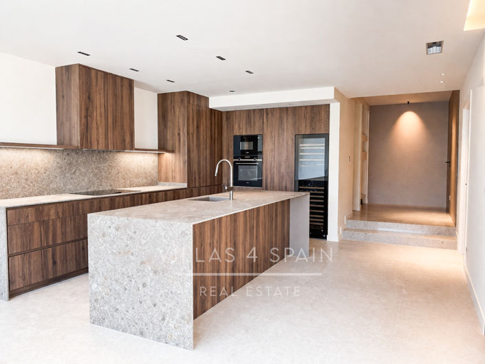 Image No.6-4 Bed Villa for sale