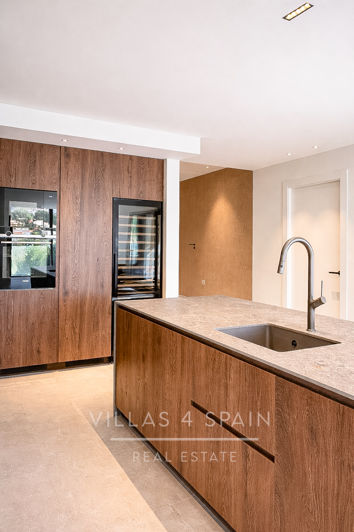Image No.8-4 Bed Villa for sale