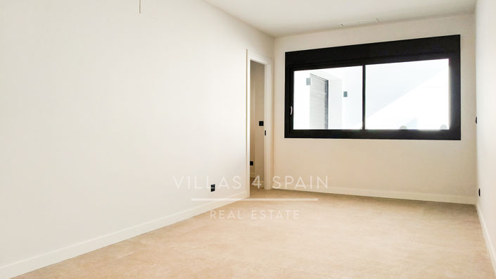 Image No.18-5 Bed Villa for sale