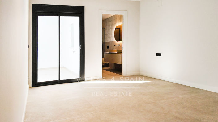 Image No.21-5 Bed Villa for sale