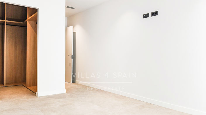 Image No.25-5 Bed Villa for sale