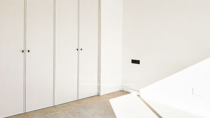 Image No.27-5 Bed Villa for sale