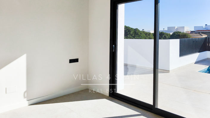 Image No.29-5 Bed Villa for sale
