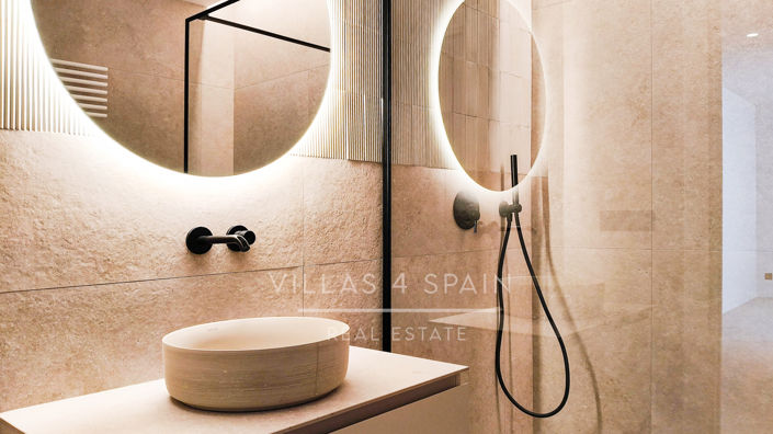 Image No.30-5 Bed Villa for sale