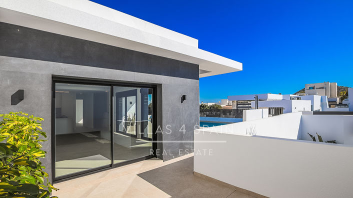 Image No.6-5 Bed Villa for sale
