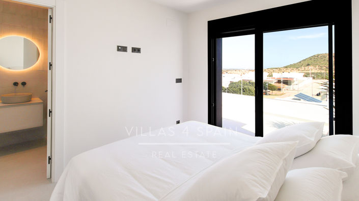 Image No.16-5 Bed Villa for sale
