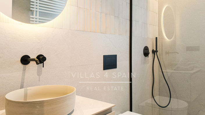 Image No.27-5 Bed Villa for sale