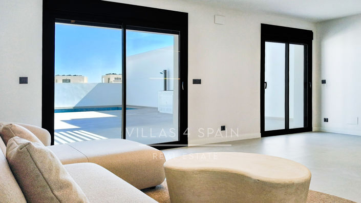 Image No.8-5 Bed Villa for sale