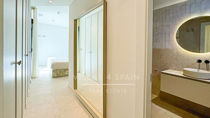 Image No.18-4 Bed Villa for sale