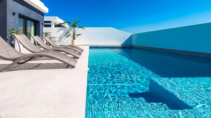 Image No.3-4 Bed Villa for sale