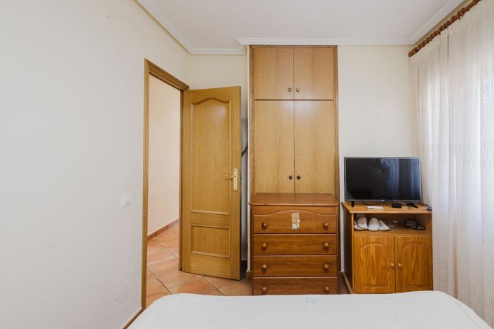 Image No.24-3 Bed Apartment for sale
